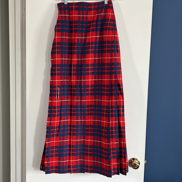 Beautiful Vintage Kilt, Tartan, size 12, 41” long - Picture 3 of 11